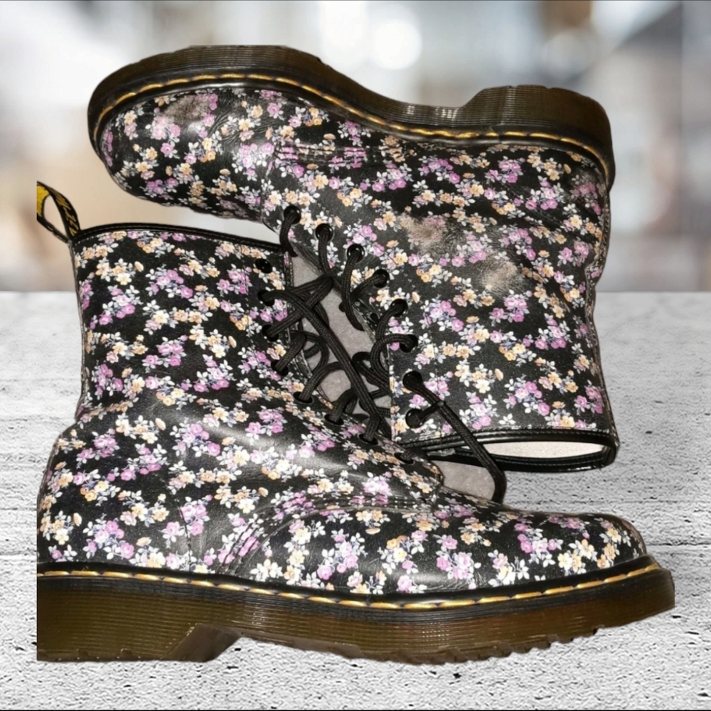 Dr. Martens flowered combat boot size 9